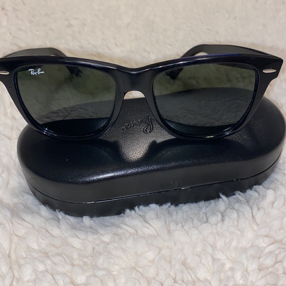 Ray-Ban Classic Wayfarer 54mm Sunglasses - Picture 2 of 11